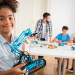 vi-sao-nen-cho-tre-hoc-robotics-qua-trai-nghiem-thuc-te